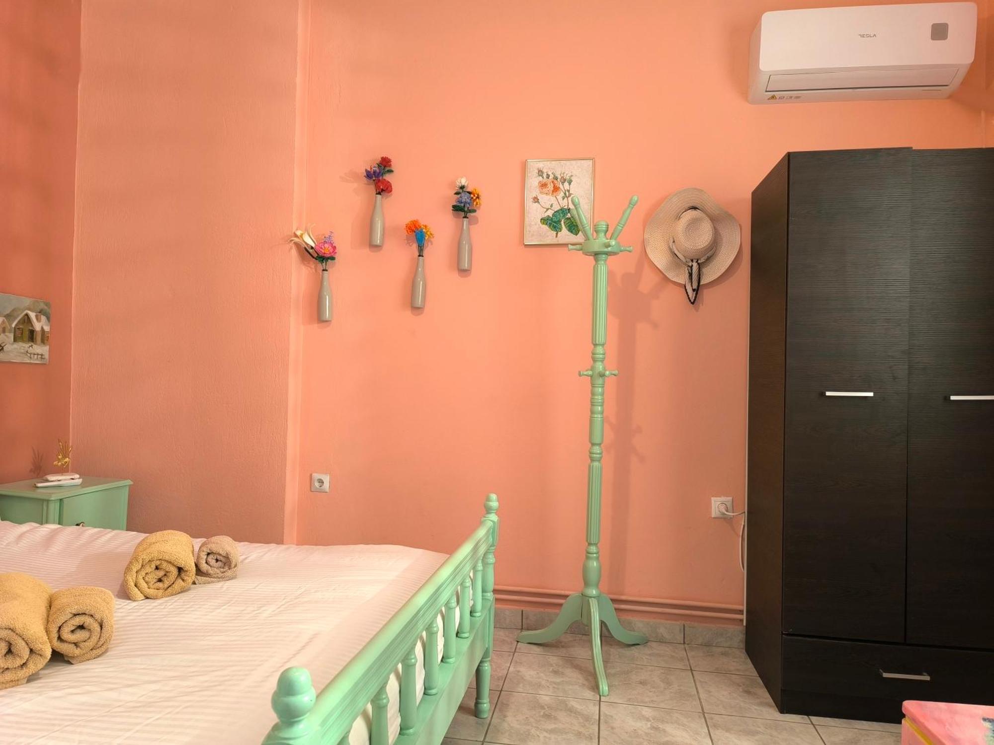 Casa Bonita, House With Private Entrance And Garden, Between Center And Sea 아테네 외부 사진